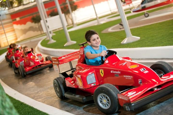 Отдых с детьми в ОАЭ. Парк развлечений Ferrari World в ОАЭ