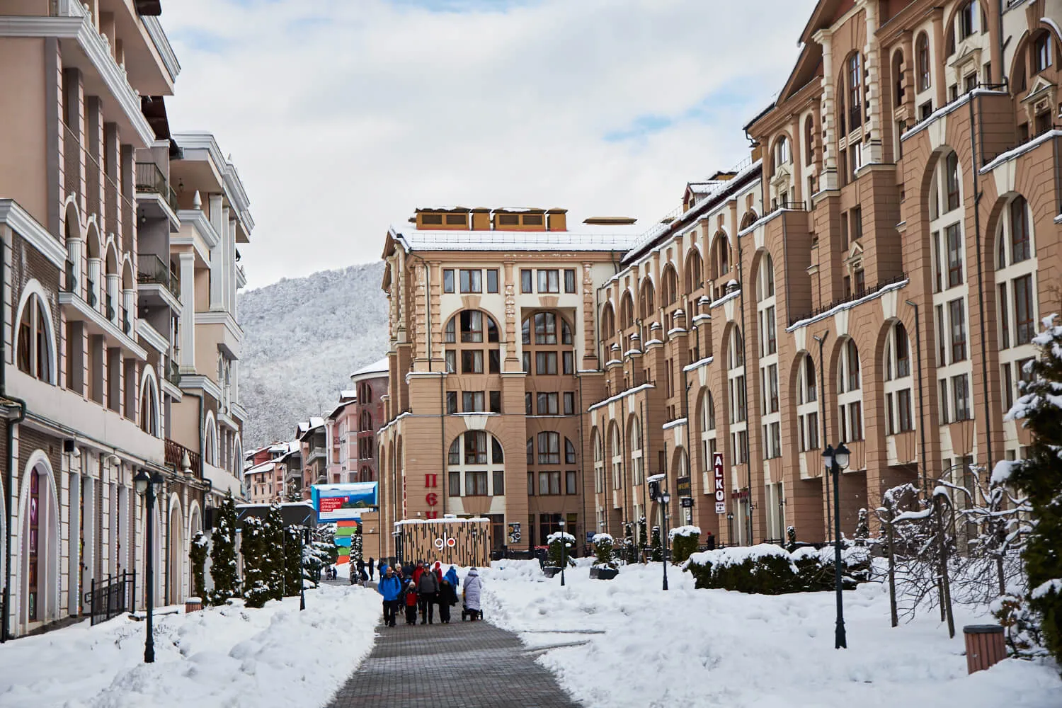 ТОП-10 отелей для отдыха в горах России